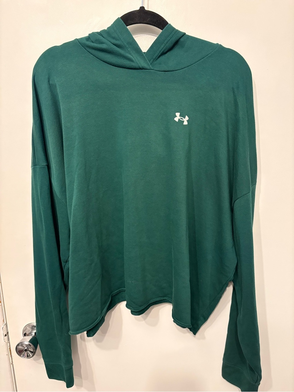Under Armour Women's Green Hoodie - Slight Crop